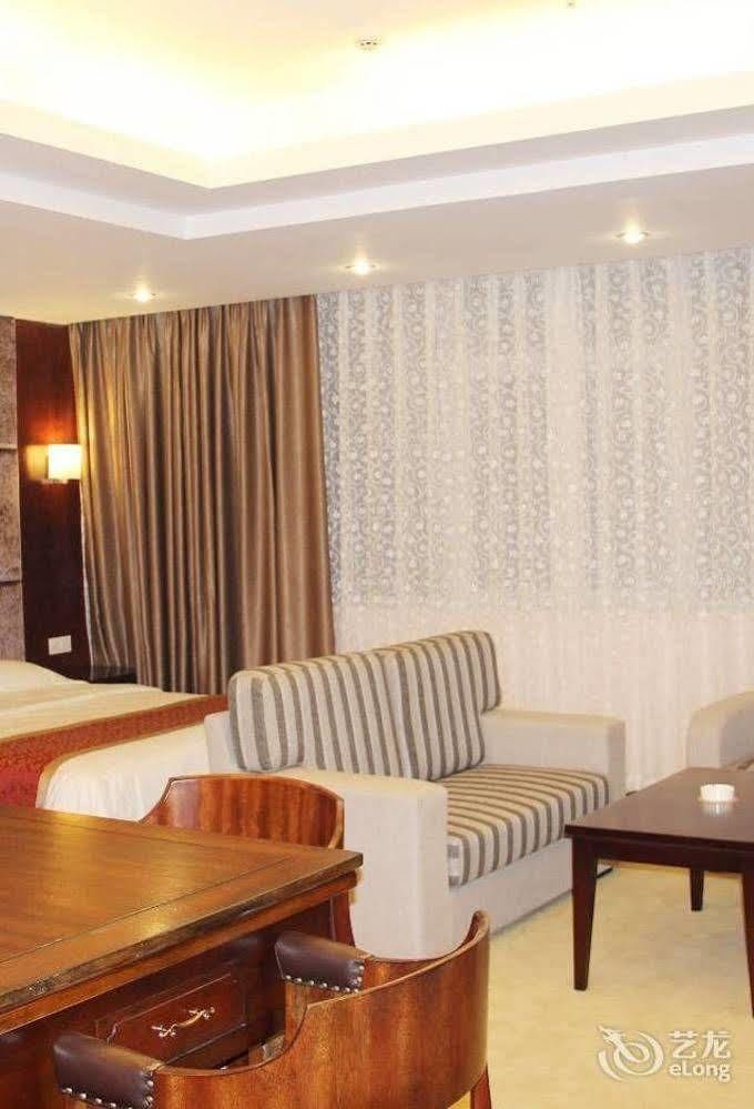 Chengdu Ronghome Hotel Zewnętrze zdjęcie