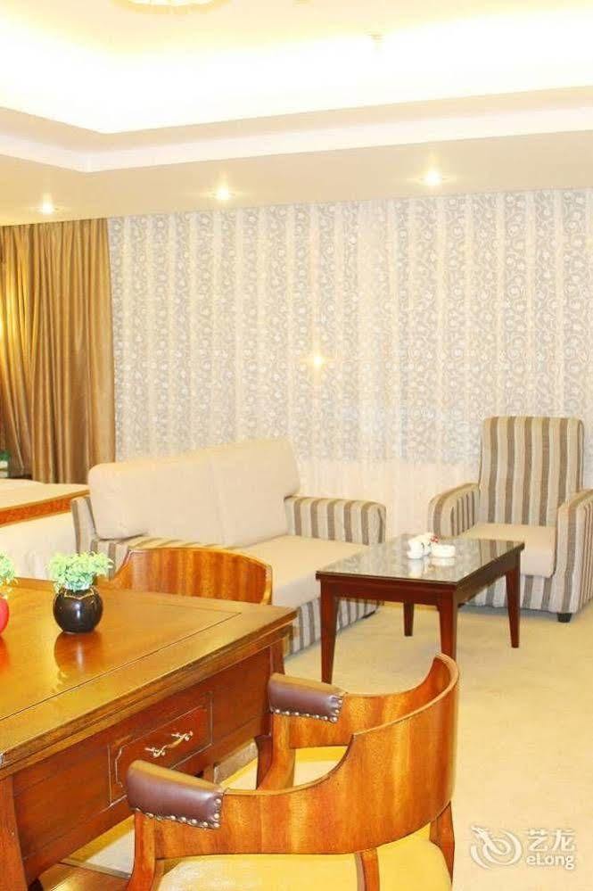 Chengdu Ronghome Hotel Zewnętrze zdjęcie