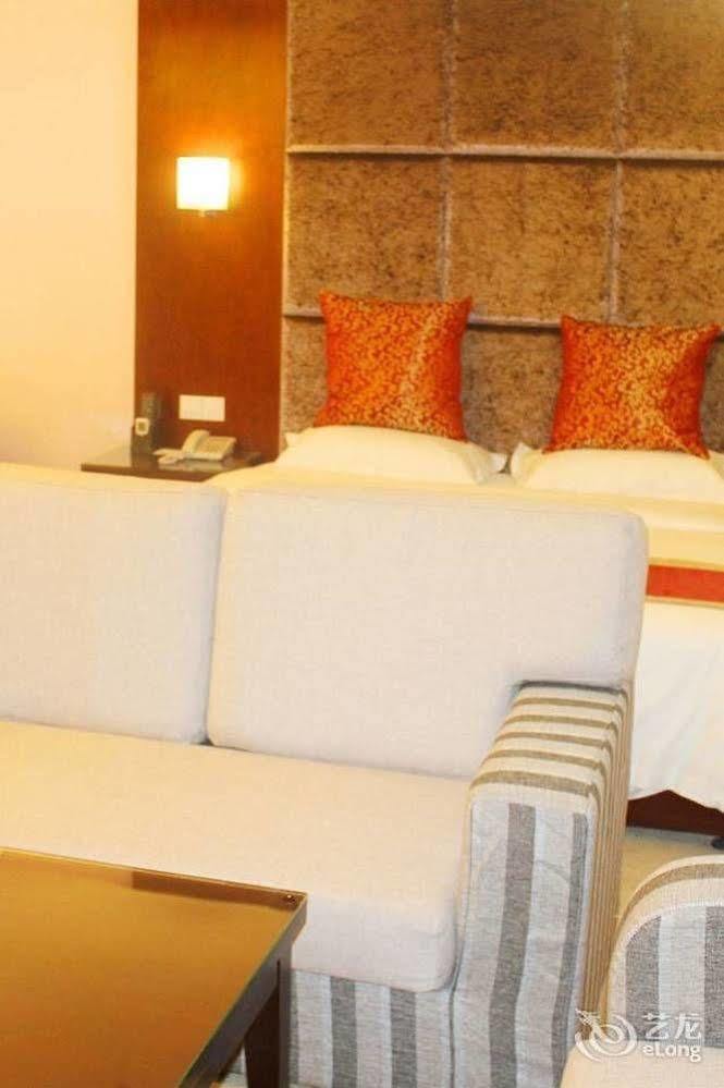 Chengdu Ronghome Hotel Zewnętrze zdjęcie