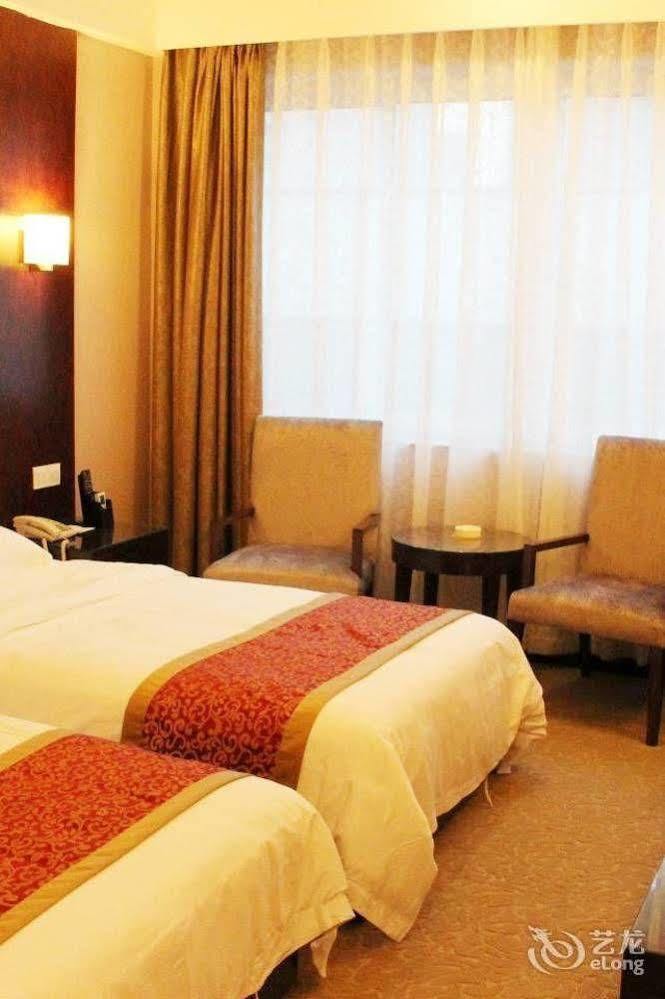 Chengdu Ronghome Hotel Zewnętrze zdjęcie