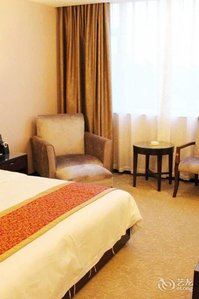 Chengdu Ronghome Hotel Zewnętrze zdjęcie